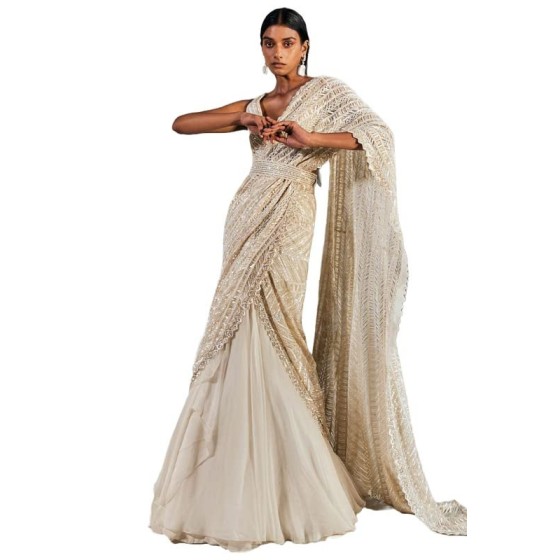 Women Zari Woven Saree with Tassels